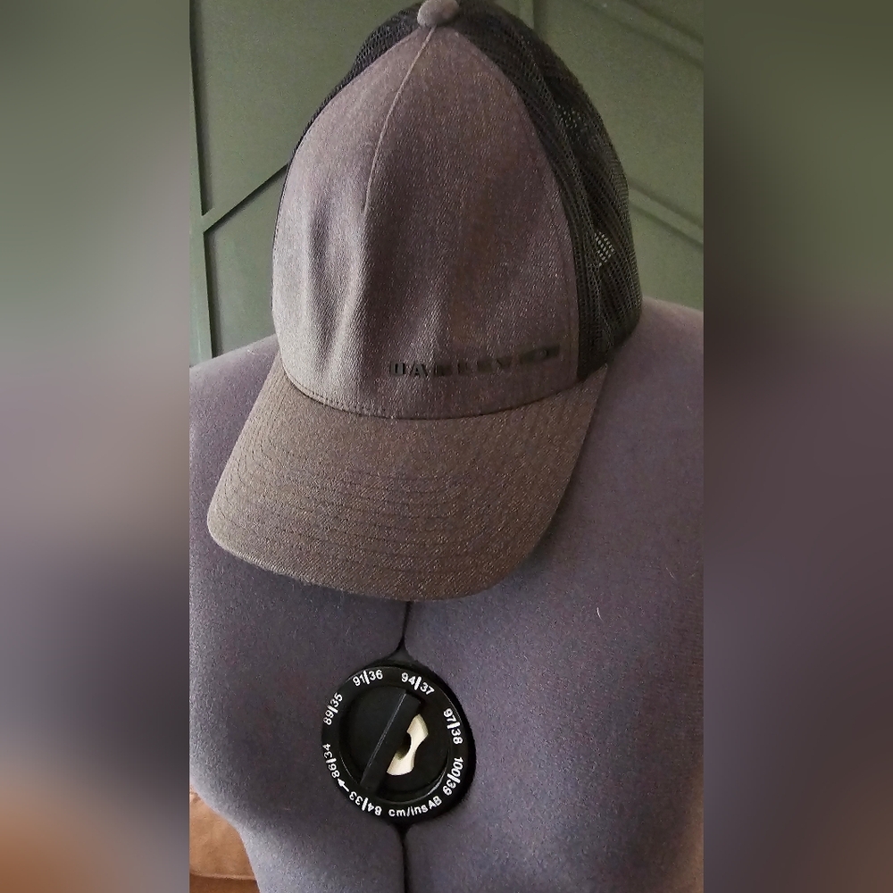 Black Flexfit Oakley Adjustible Cap